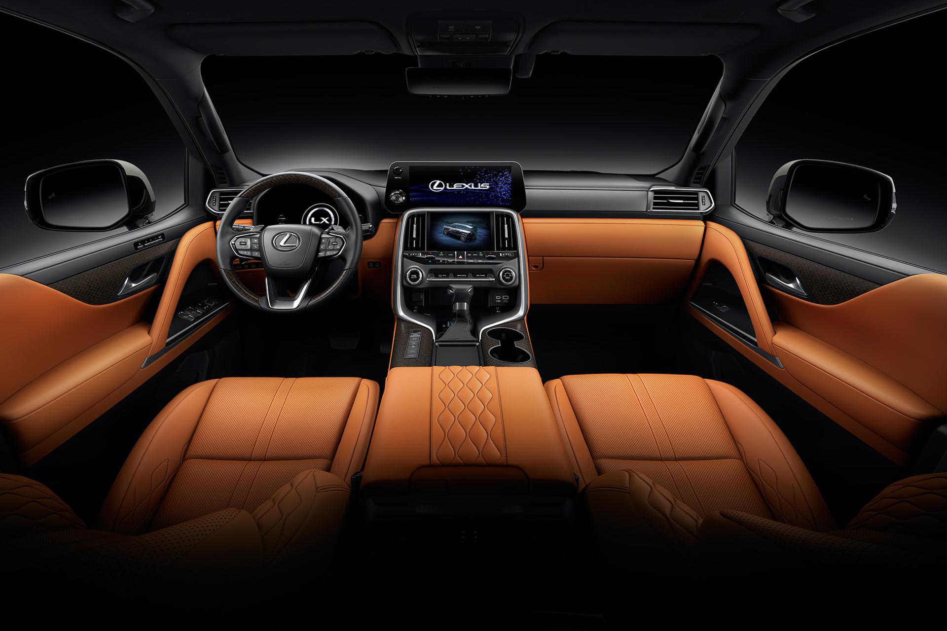 خودرو لکسوس Lexus LX600 2025 نمای داخل و پشت فرمان