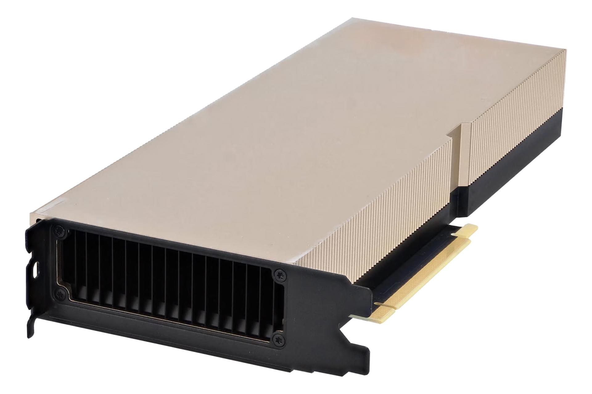 نمای سه چهارم کارت گرافیک انویدیا A100 PCIe نسخه 80 گیگابایت با نمایش براکت پشت و خروجی هوا