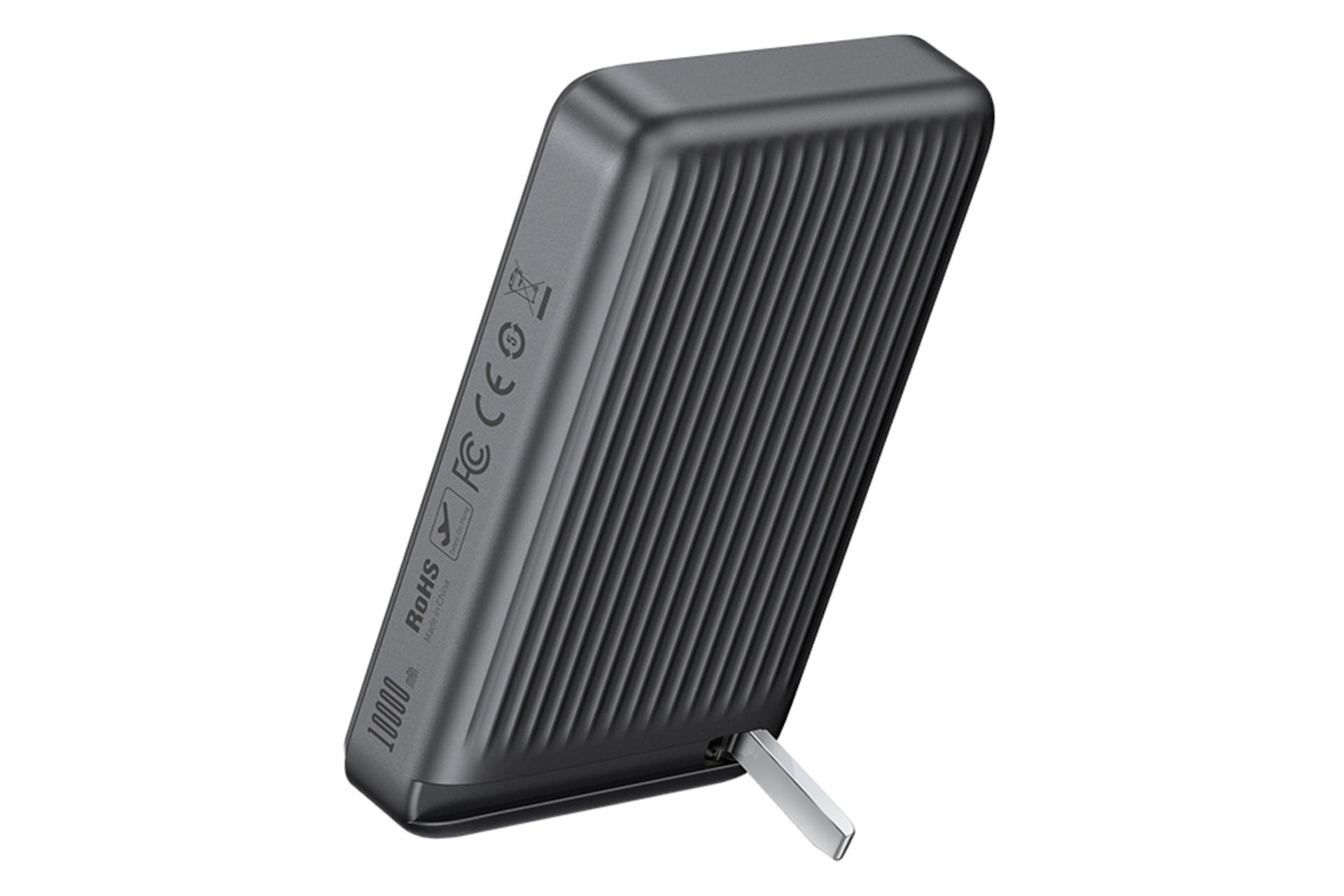 رنگ مشکی پاور بانک مک دودو MC-781 با ظرفیت 10000 میلی‌آمپر ساعت و امکان شارژ بی سیم