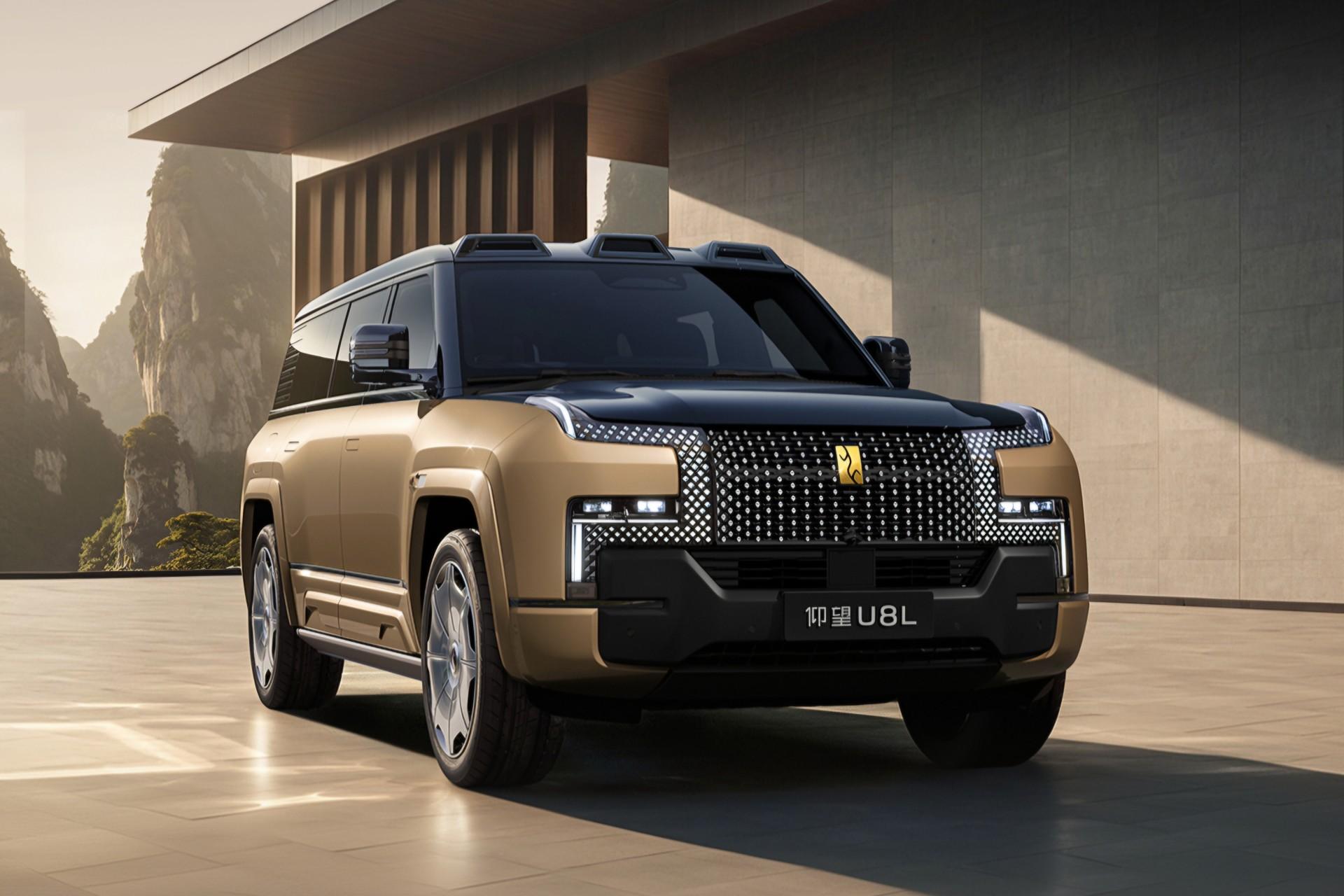 نمای سه‌چهارم جلو خودرو بی‌وای‌دی یانگ‌وانگ U8