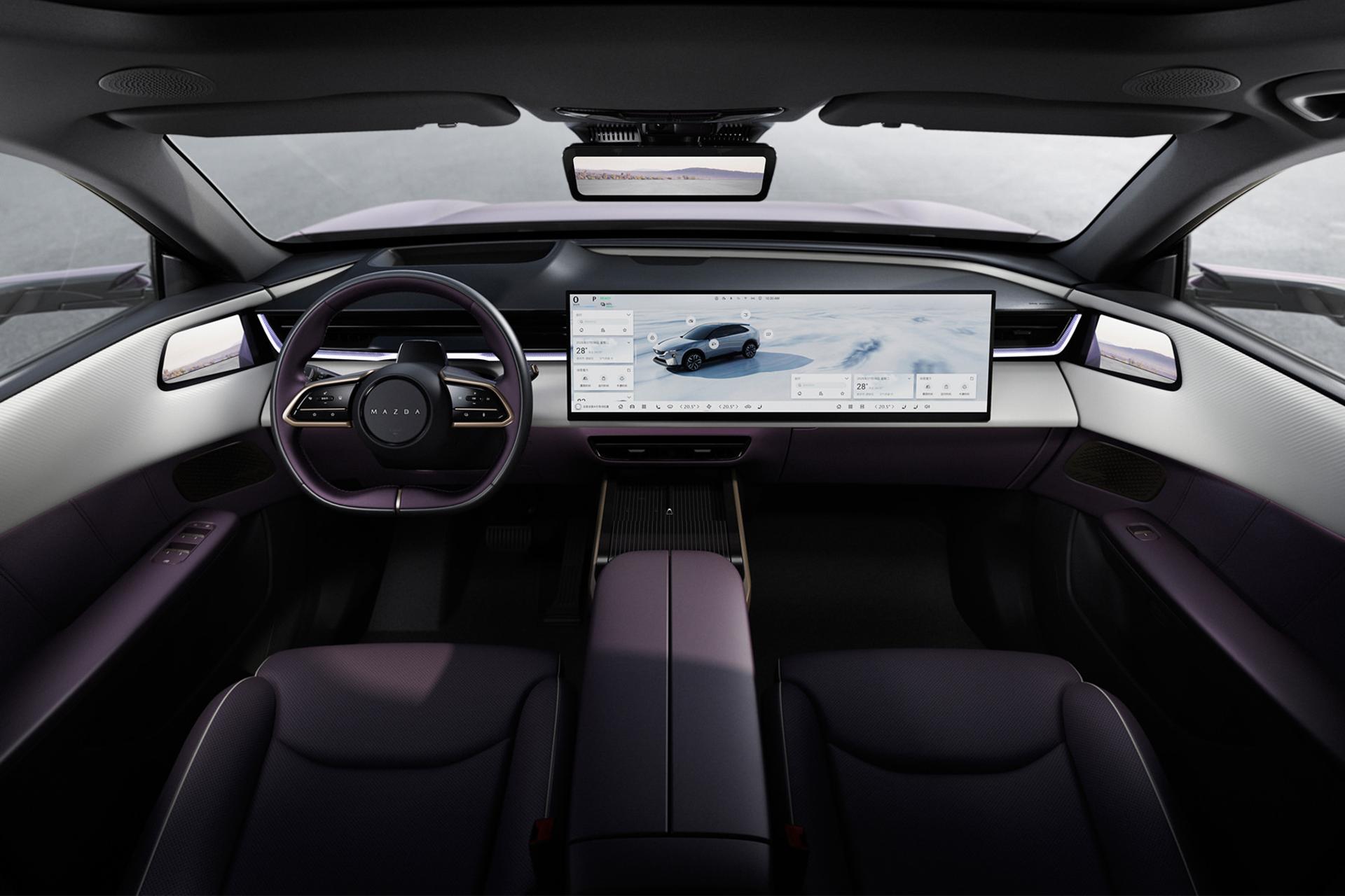 خودرو مزدا Mazda EZ-60 EREV نمای داخل و پشت فرمان