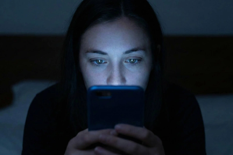 نگاهی علمی به زمان استفاده از نمایشگر: چقدر باید نگران اعتیاد به گوشی باشیم؟