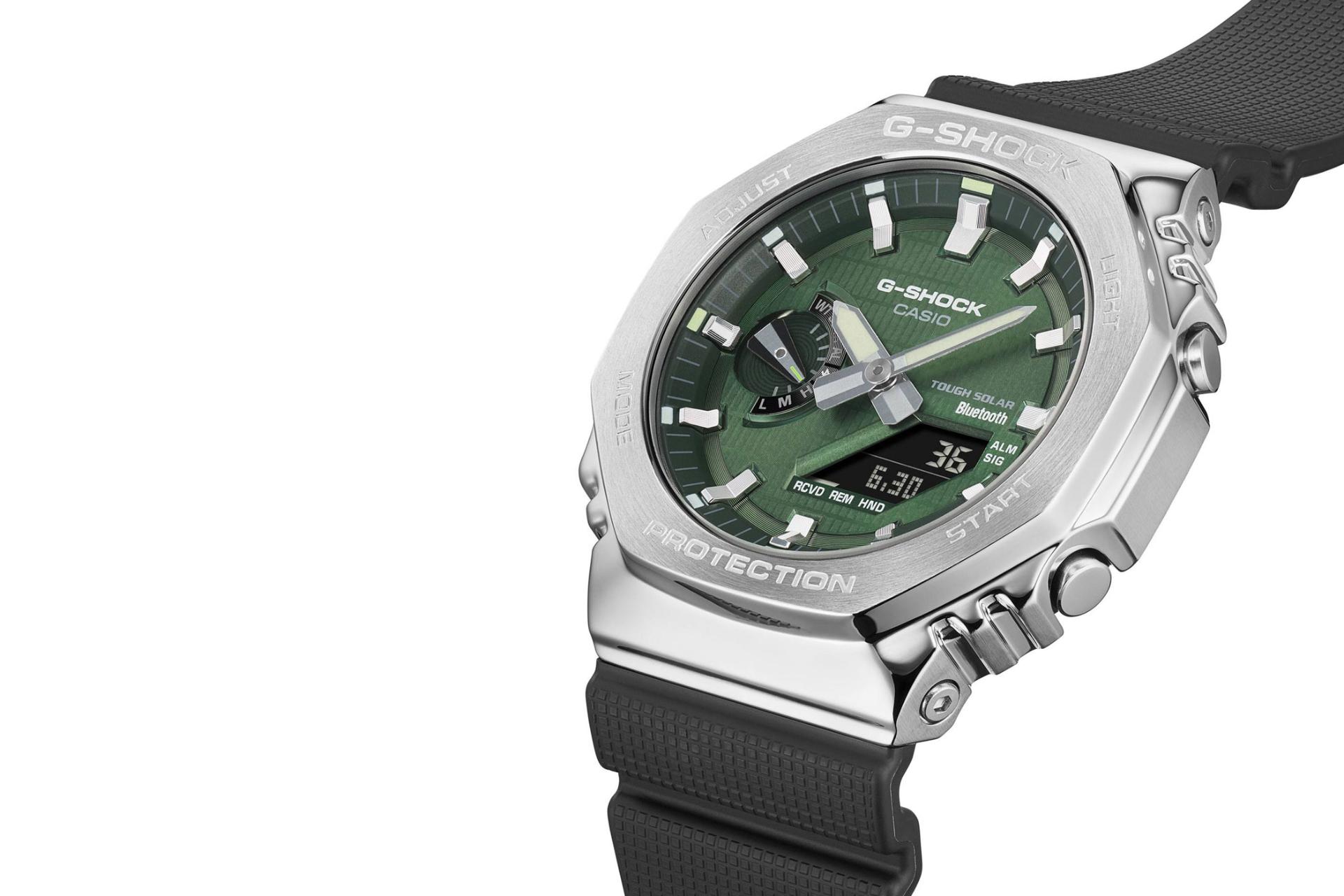 نمای کنار ساعت مچی مردانه کاسیو جی شاک GBM-2100A-1A3