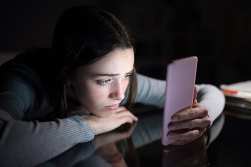 نوجوانان برای حمایت روانی به هوش مصنوعی پناه برده‌اند؛ نتایج یک تحقیق نگران‌کننده