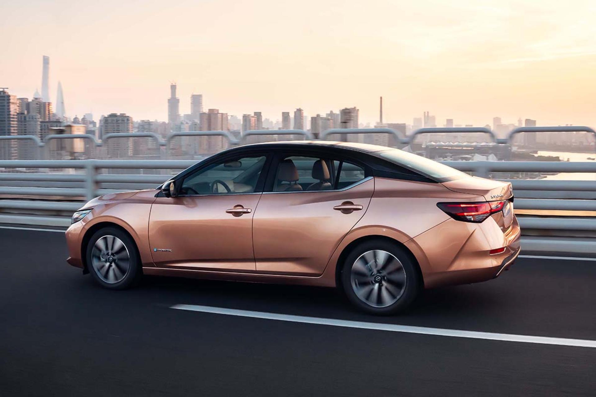 خودرو نیسان سیلفی هیبرید Nissan Sylphy e-Power نمای جانبی