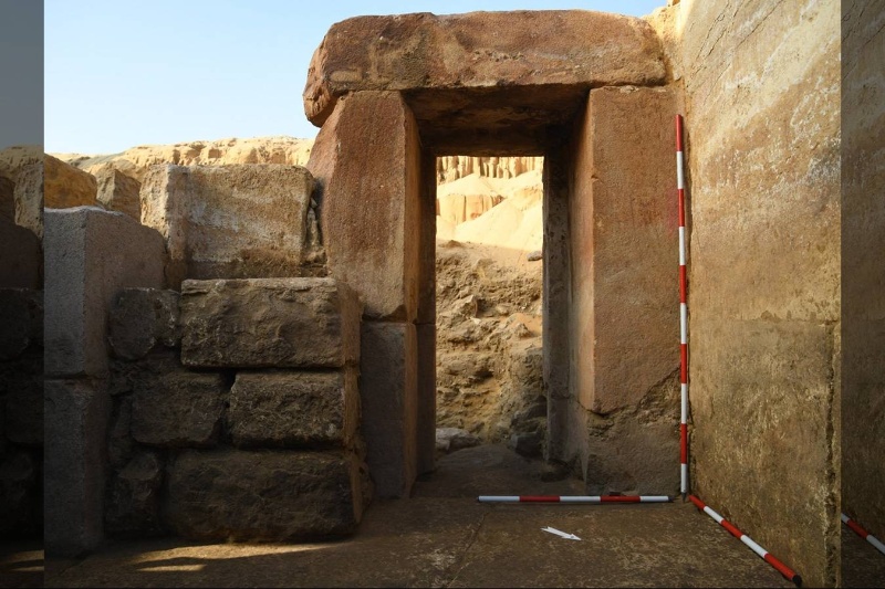 قطعه گمشده پازل فراعنه؛ دروازه ورودی معبد ایزد خورشید در مصر کشف شد