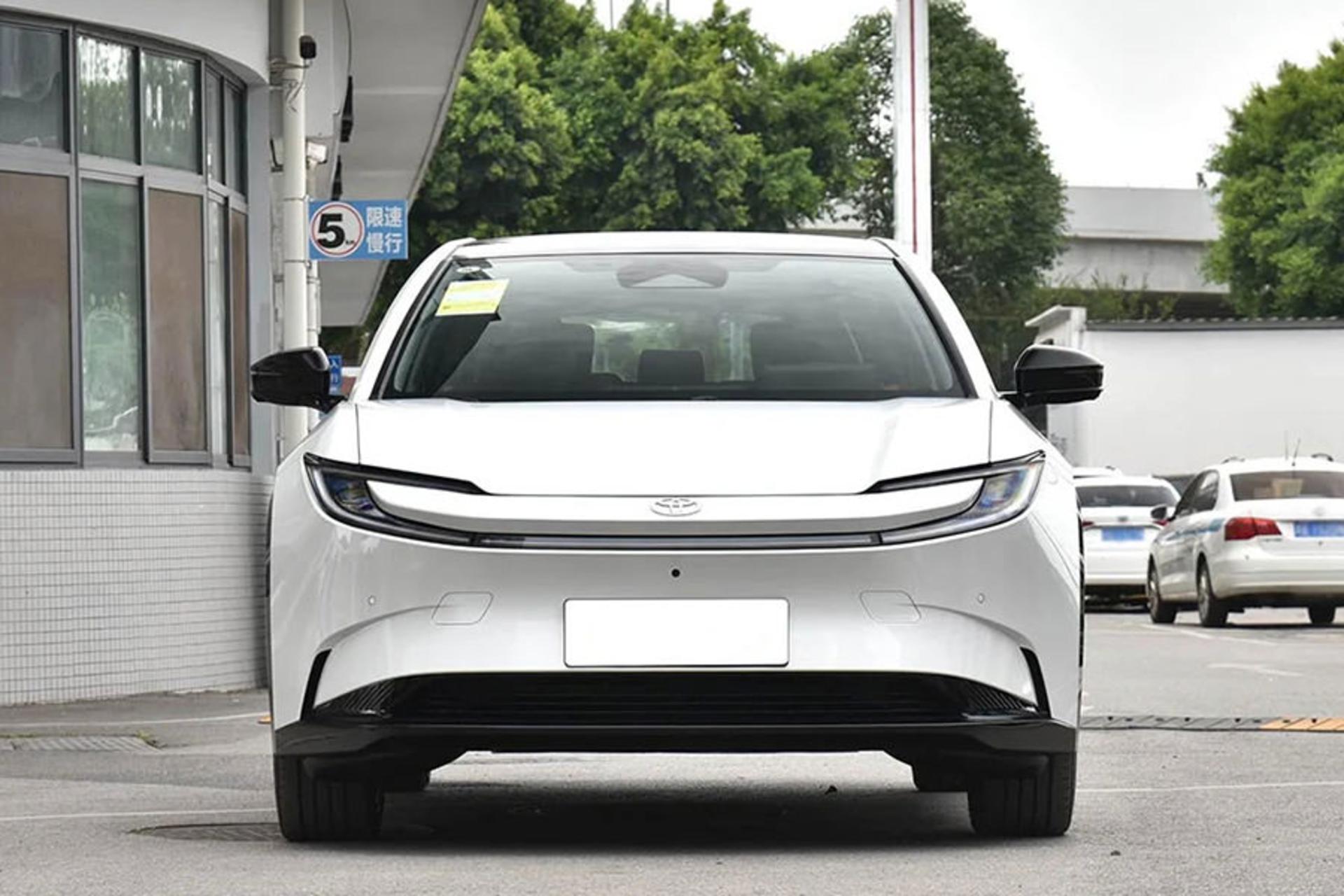 خودرو تویوتا Toyota bZ5 نمای جلو