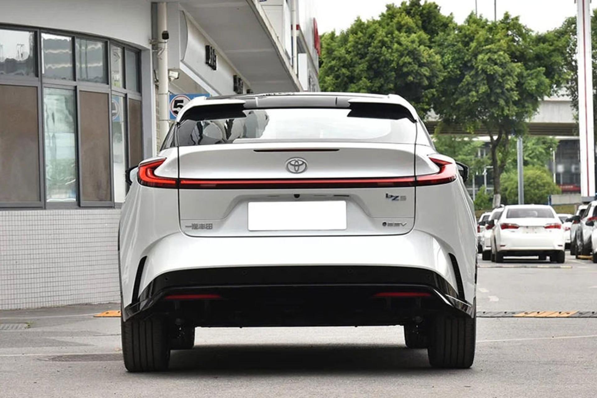 خودرو تویوتا Toyota bZ5 نمای پشت