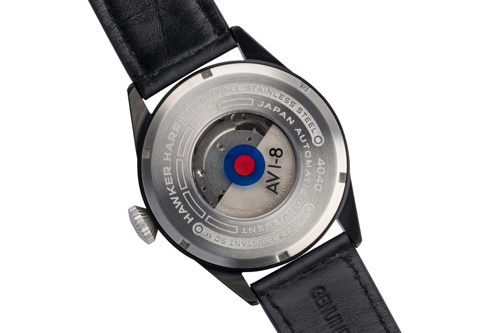 نمای پشت ساعت مچی مردانه ای وی ایت Hawker Harrier II AV-4040-06