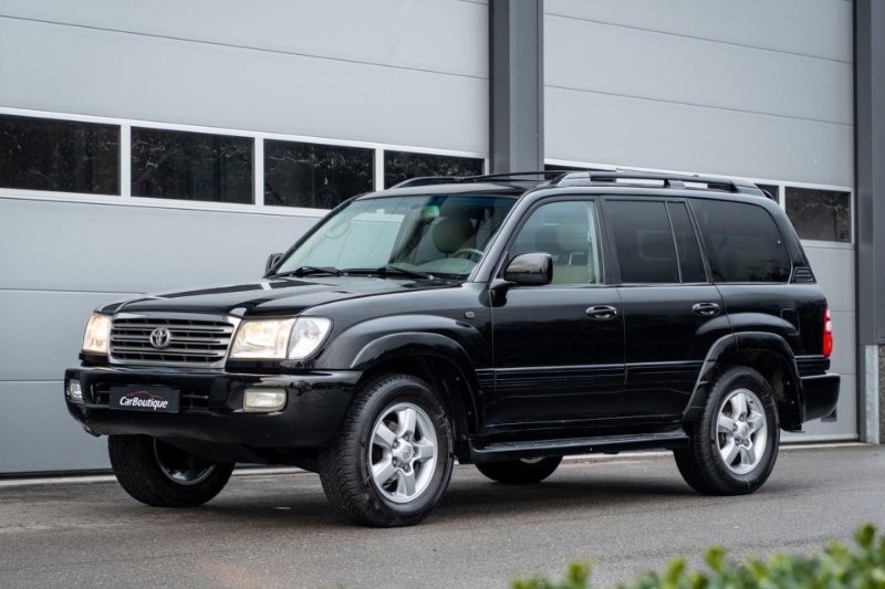 وقتی لندکروزر روی ۲ چرخ حرکت می‌کند؛ ویدیو دیوانه‌وار از شاسی‌بلند محبوب تویوتا