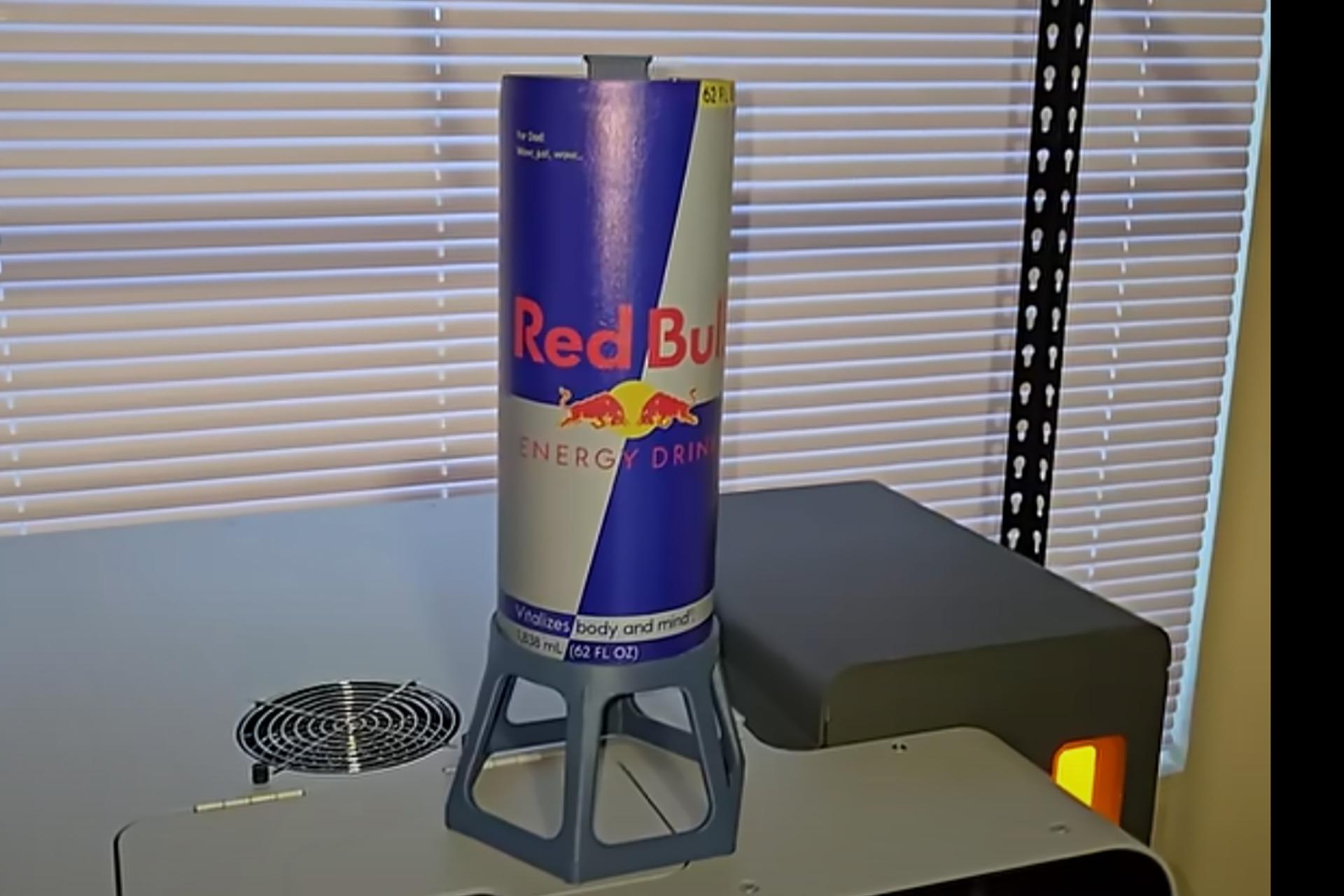 این کیس کامپیوتر شبیه قوطی نوشیدنی ردبول است