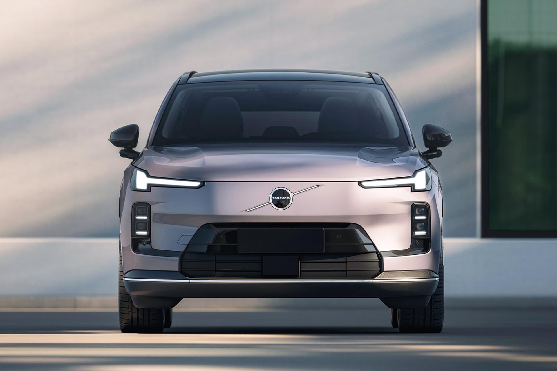 خودرو ولوو Volvo XC70 2025 نمای جلو