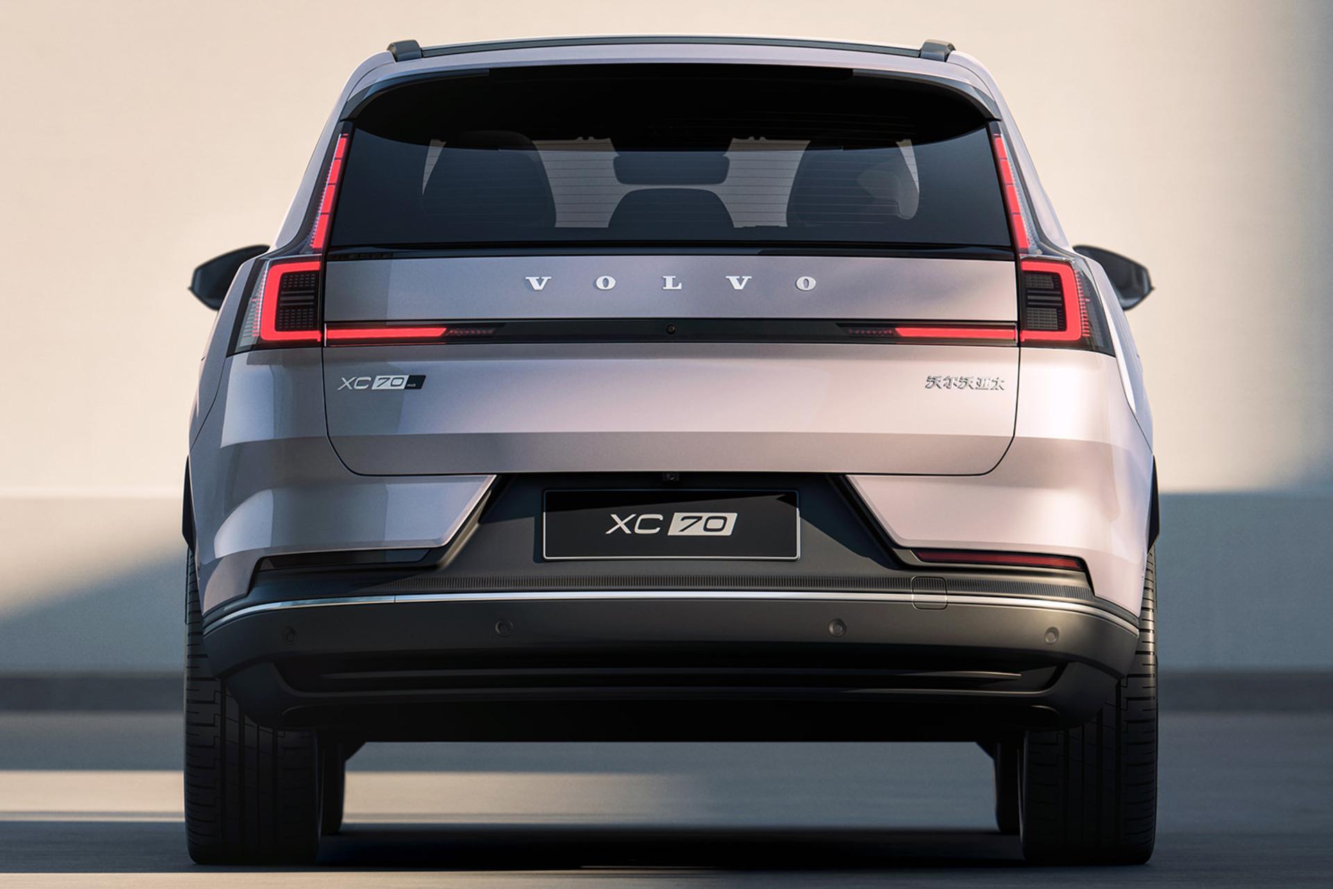 خودرو ولوو Volvo XC70 2025 نمای پشت