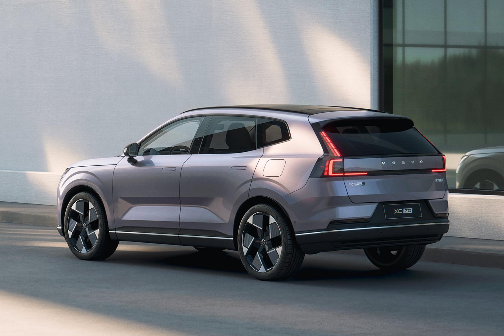 خودرو ولوو Volvo XC70 2025 نمای جانبی و پشت