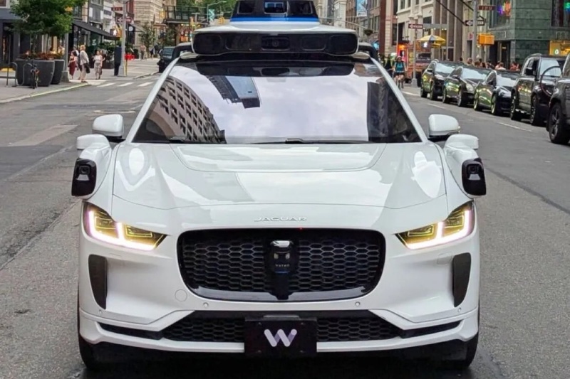 خطای جنجالی تکنولوژی؛ تاکسی خودران ویمو با یک کودک تصادف کرد