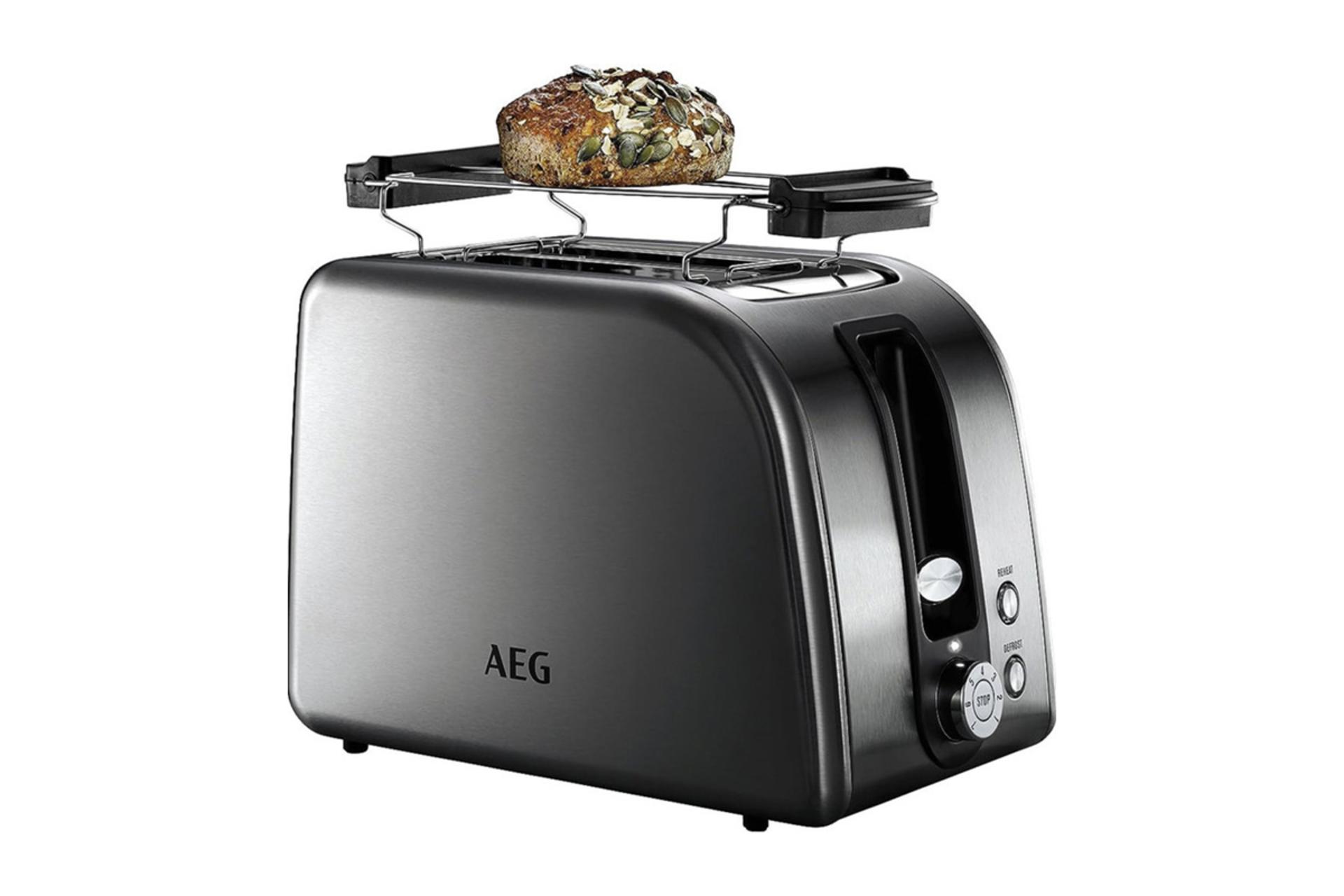 نمای کنار توستر آ ا گ AT7750