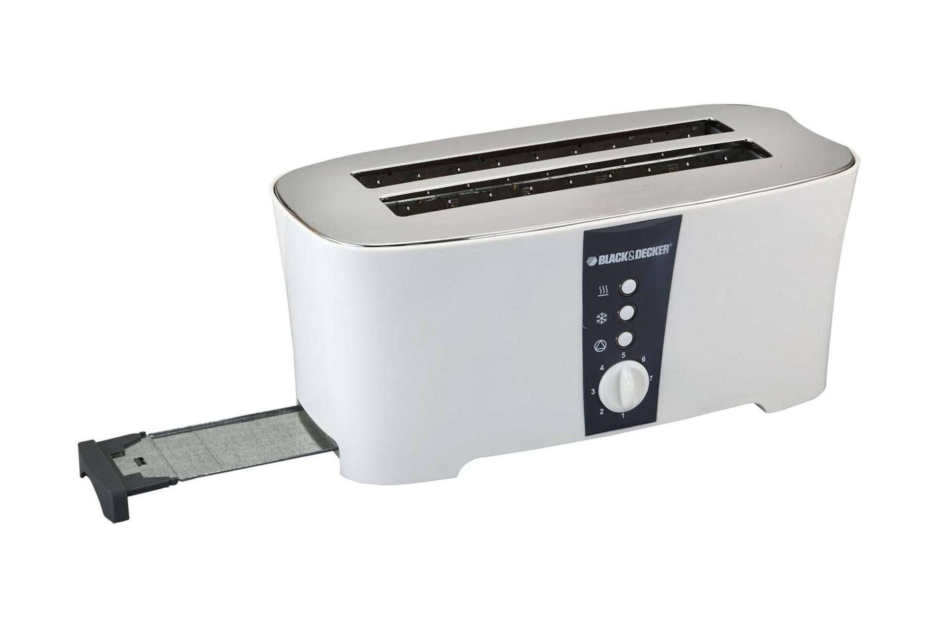 نمای سمت چپ توستر بلک اند دکر ET124-B5