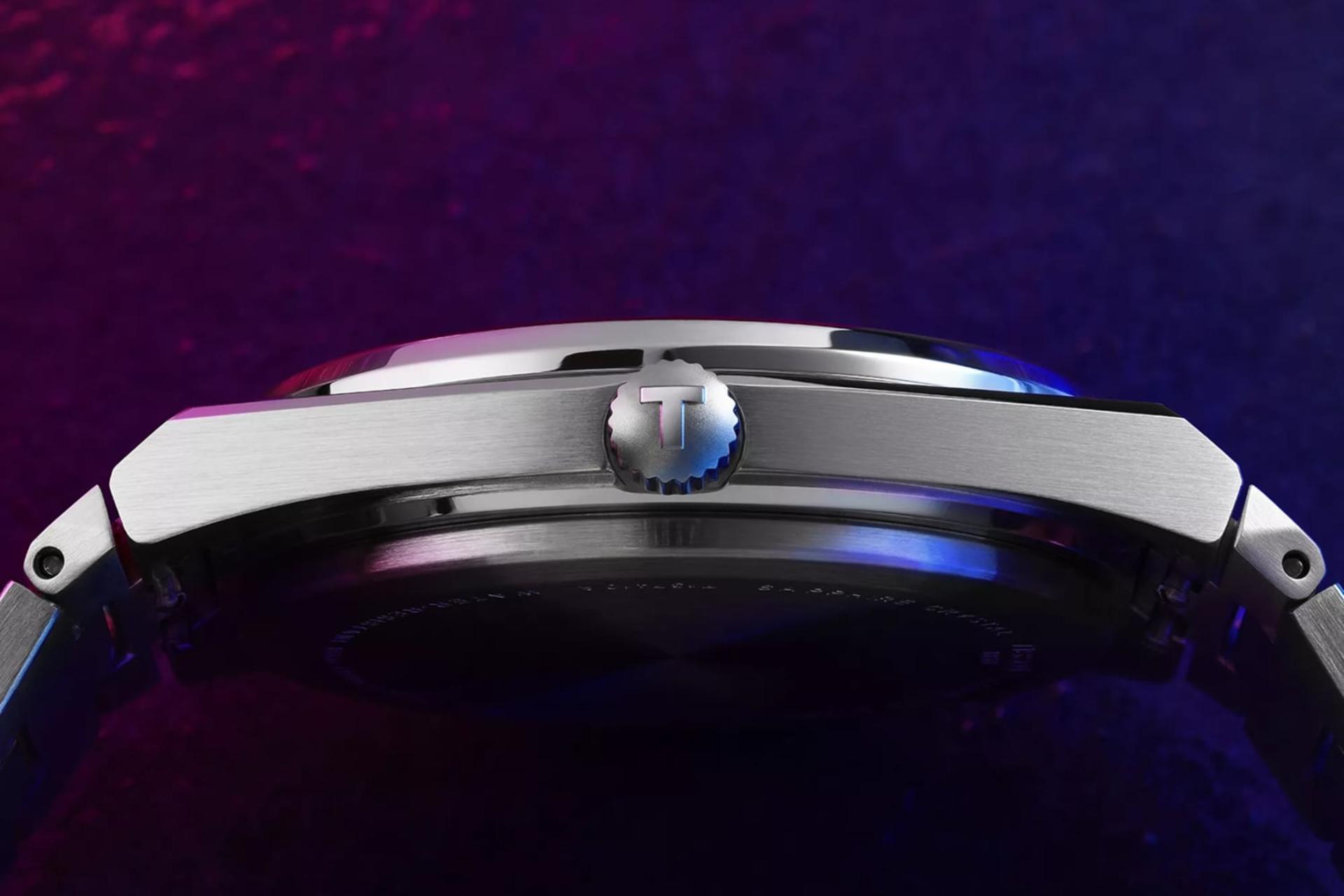نمای جانبی ساعت مچی مردانه تیسوت Tissot PRX 40mm T137.410.11.031.00