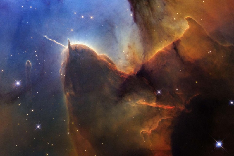 تلسکوپ فضایی هابل ۳۶ سالگی خود را با نگاه دوباره به سحابی سه‌تکه جشن گرفت