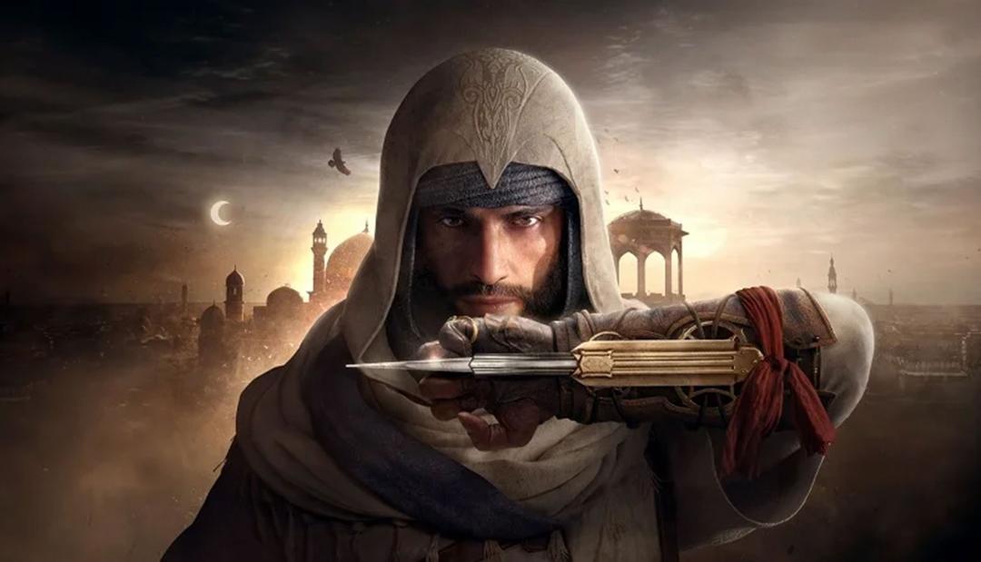 مردی با اسلحه و لباسی شرقی