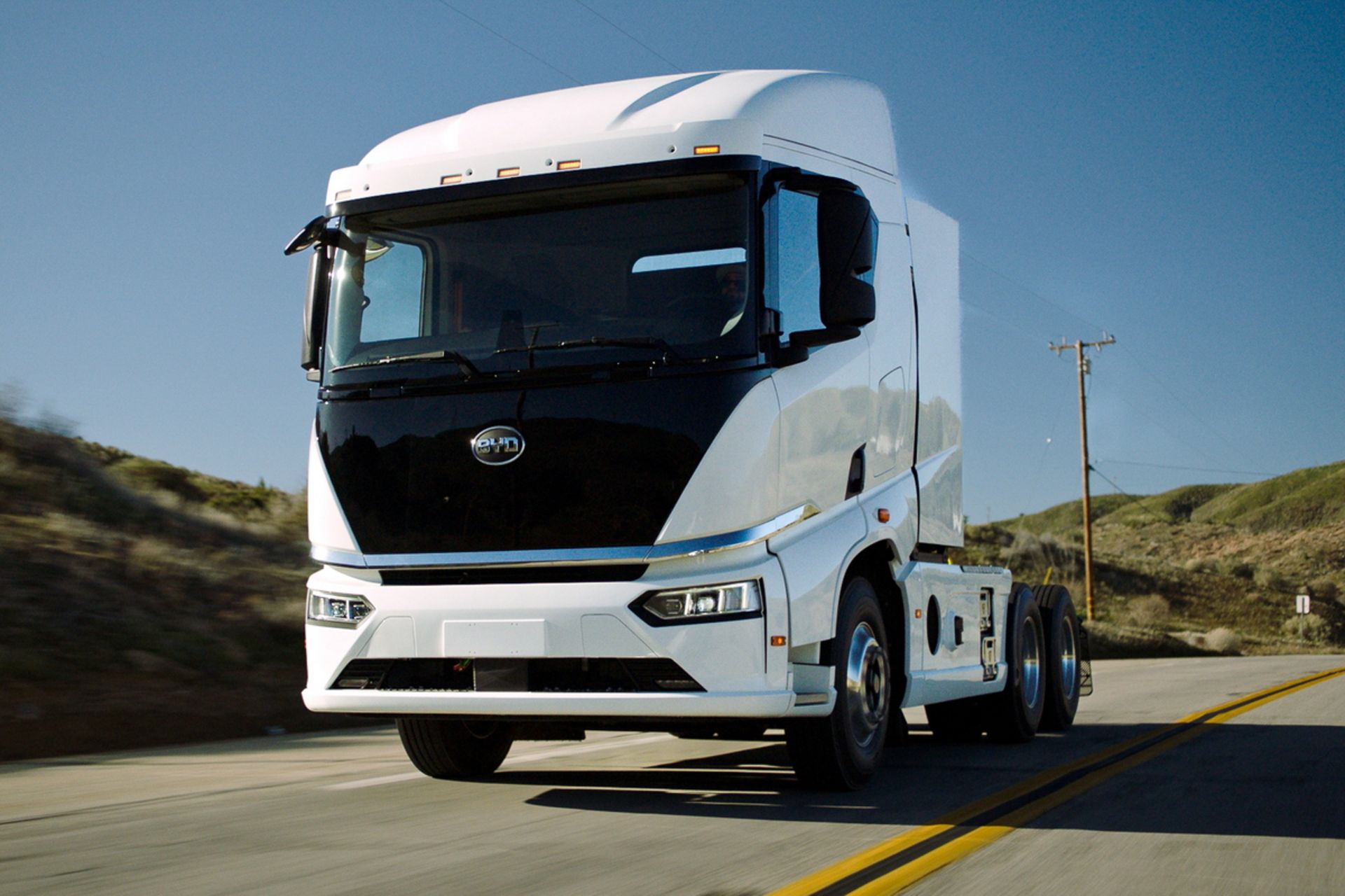 تریلر برقی BYD 8TT