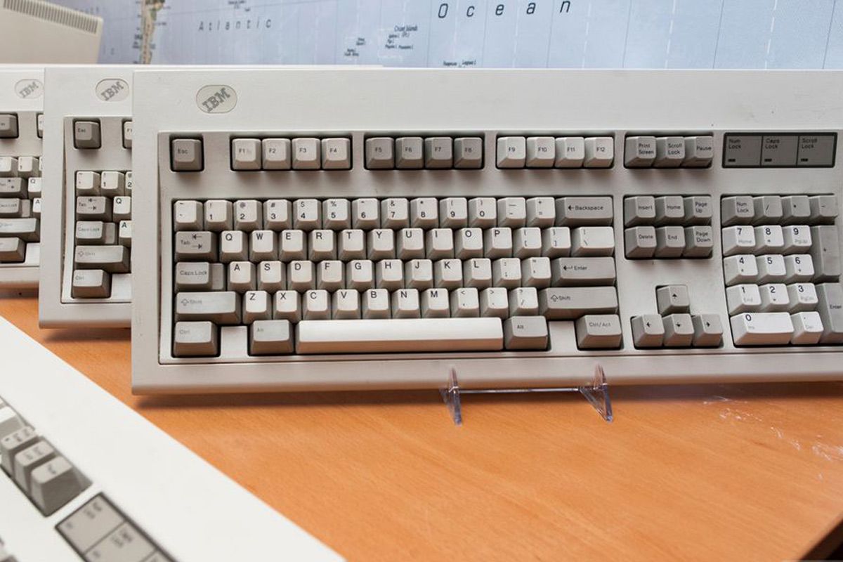 اولین کیبورد مدل M شرکت IBM