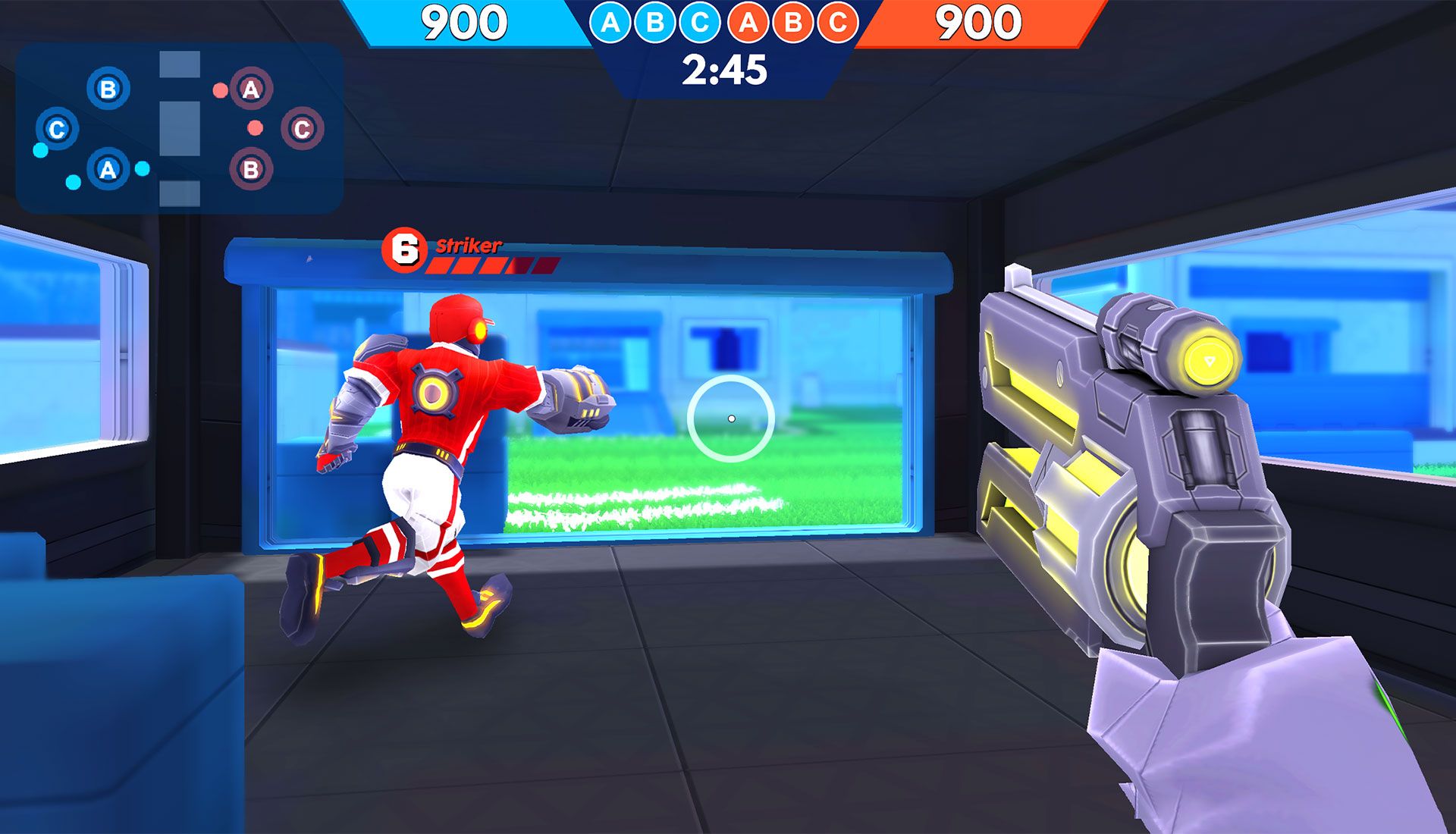 فردی با اسلحه در حال نشانه گرفتن به موجودی انسان نما به رنگ قرمز