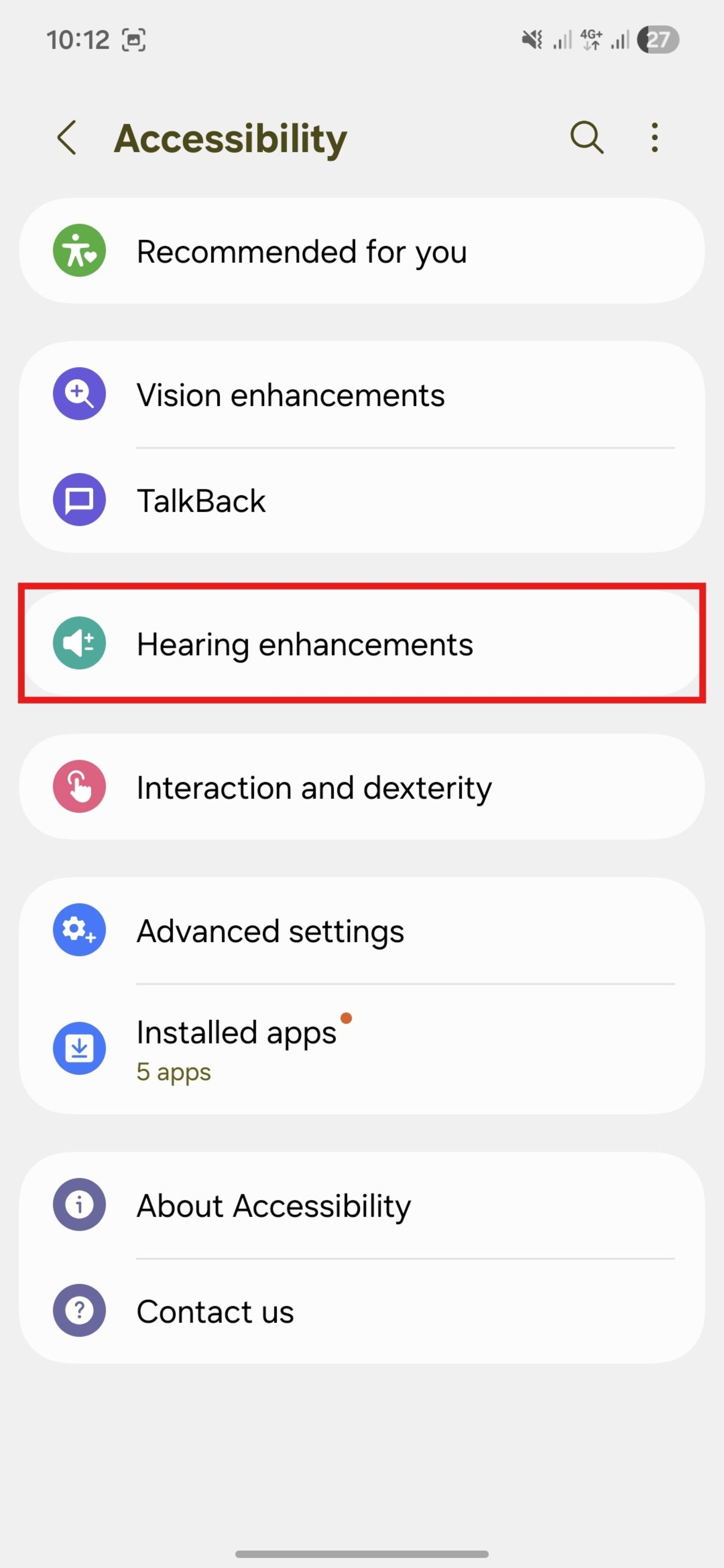 منوی بخش Accessiblity در تنظیمات کوشی سامسونگ که امکانات متنوعی در اختیار کاربر قرار می‌دهد، مانند Talk back, Hearing enhancements