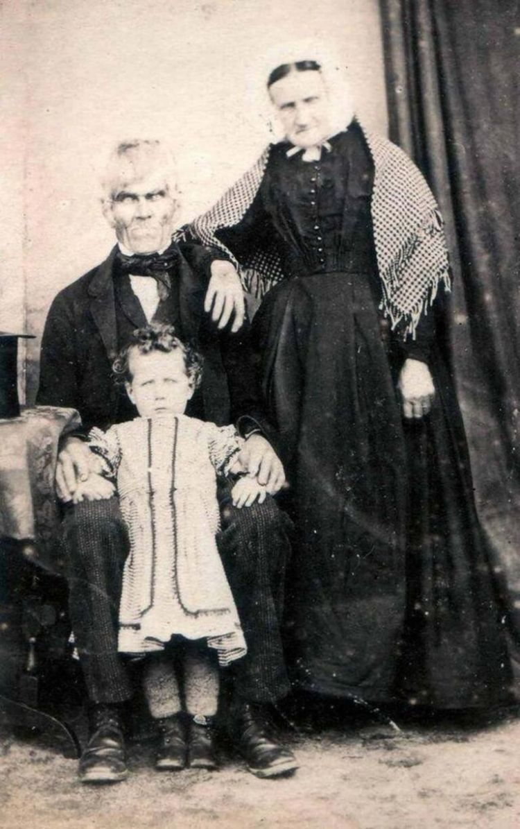 عکس خانوادگی در دهه ۱۸۰۰