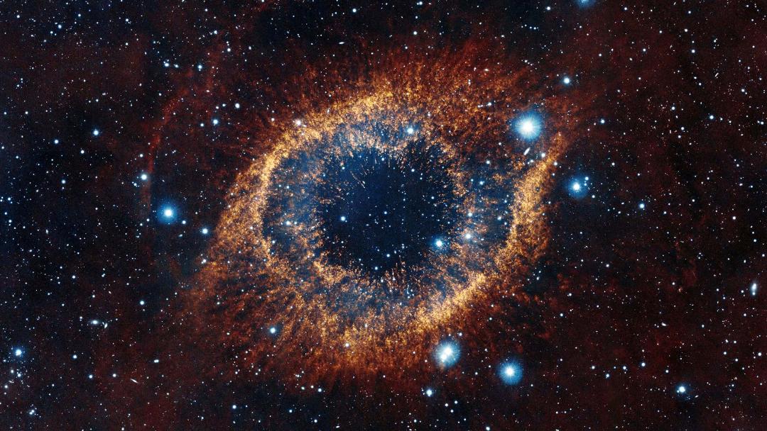 نمای دور از سحابی هلیکس
