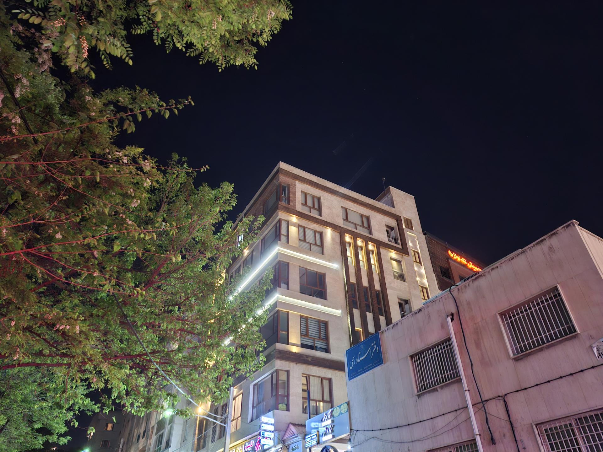 دوربین واید گلکسی A55 در تاریکی