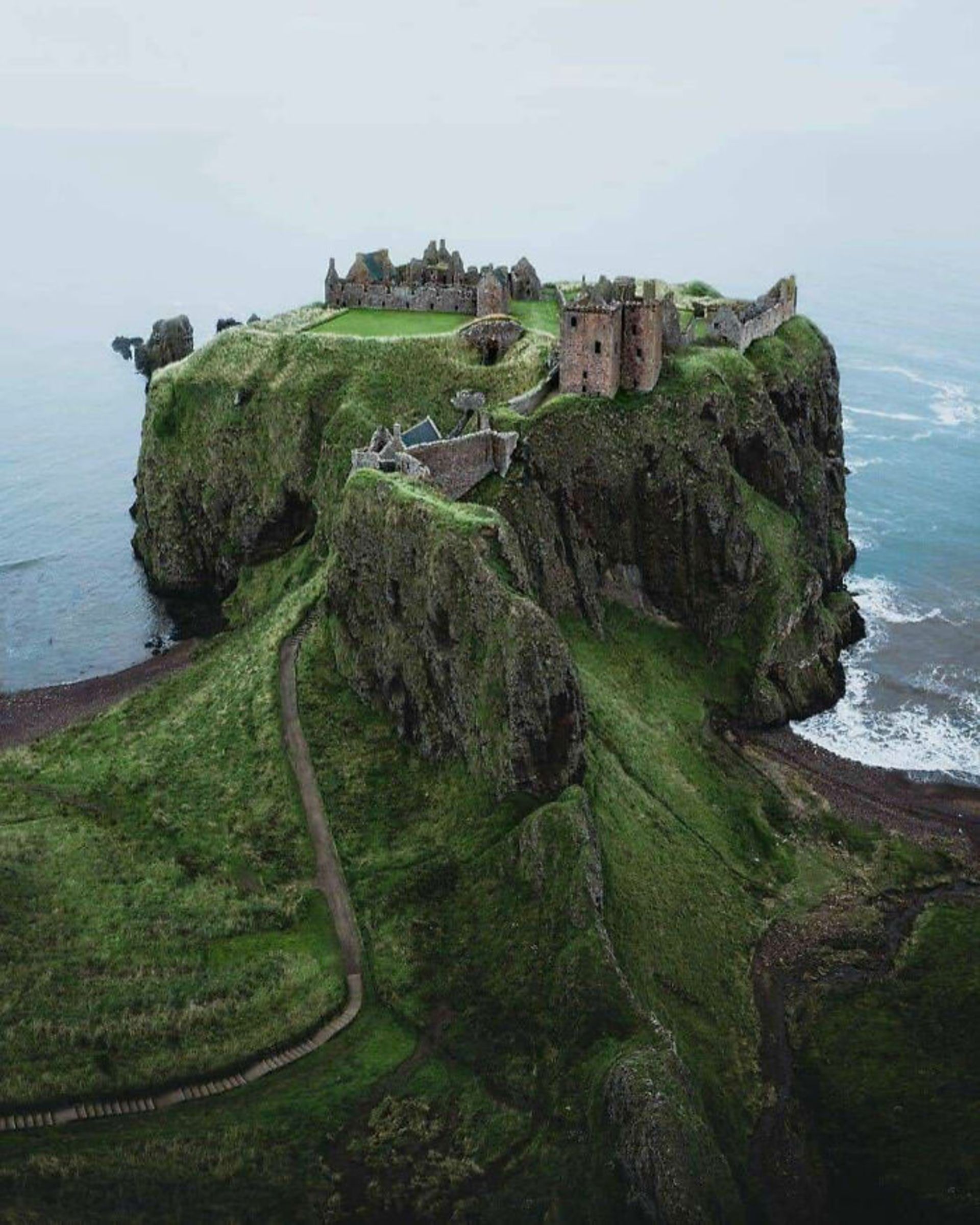 قلعه دانوتار، قلعه ساحلی حماسی قرن پانزدهم - اسکاتلند