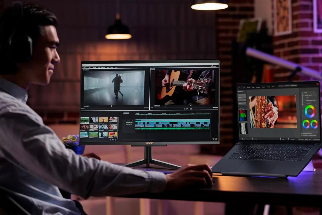 مرد جوان در استودیو در حال کار با لپ تاپ ایسر سوییفت Acer Swift 2024