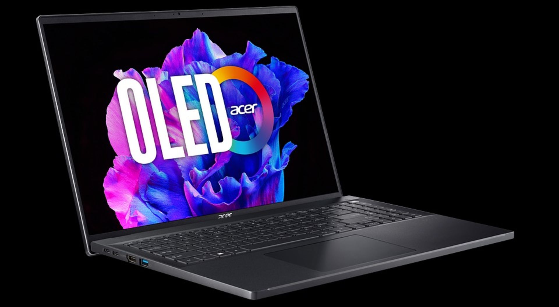 لپ‌تاپ ایسر سوییفت گو ۱۶ پرو Black Edition از نمای جلو و جانبی سمت چپ