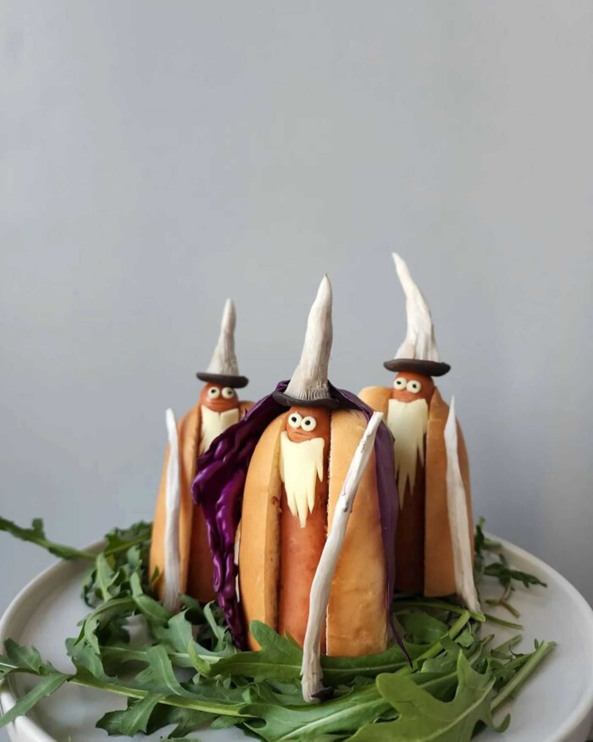 تزیین سوسیس به شکل پیرمرد