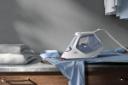 اتو بخار آ ا گ AEG SI7-1-4WB روی میز