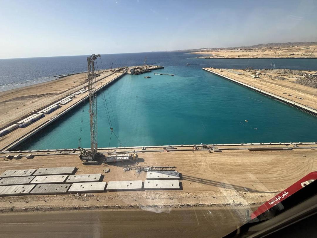 ساخت لاین در امتداد دریای سرخ