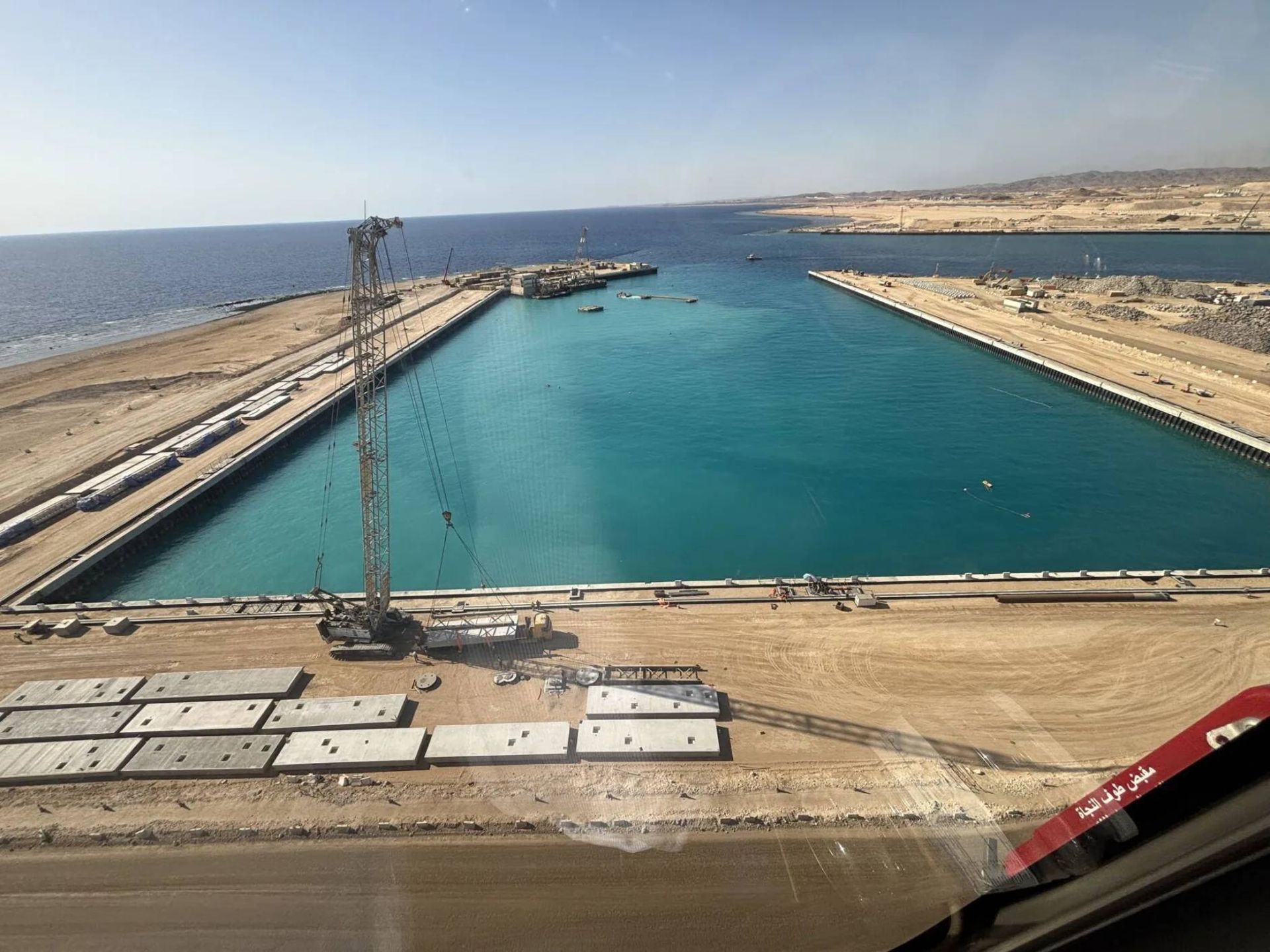 ساخت لاین در امتداد دریای سرخ