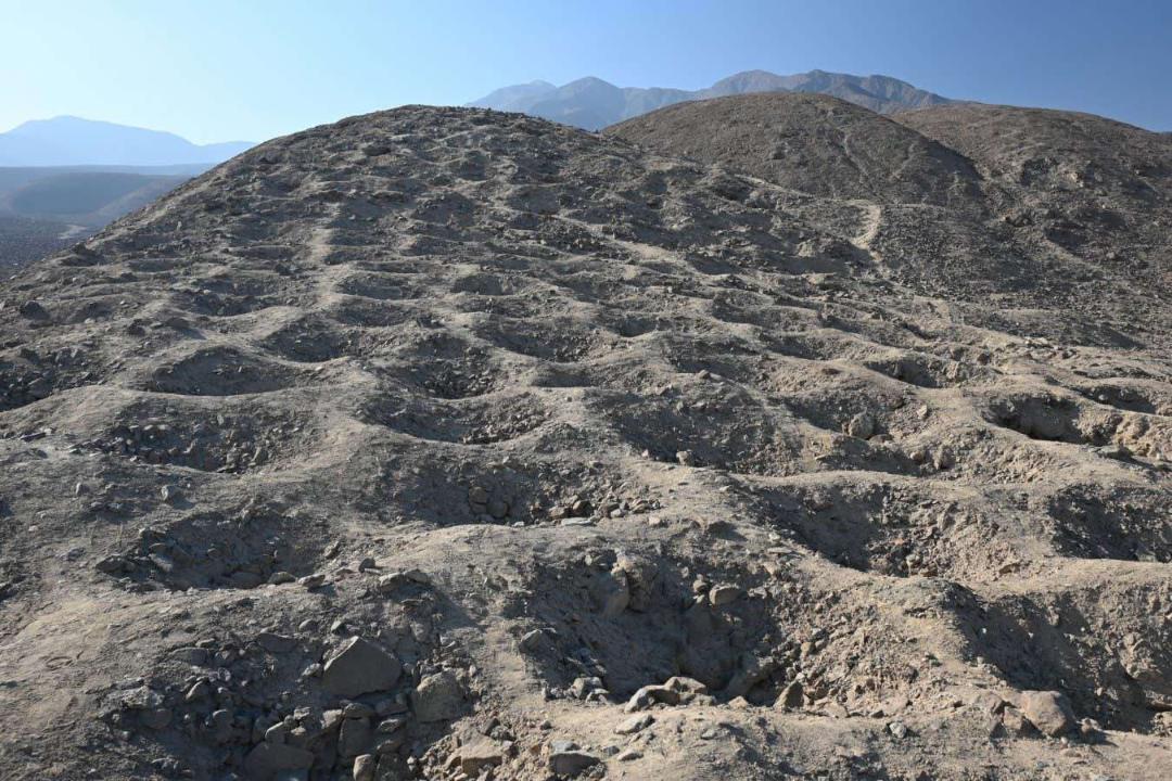 عکس هوایی از نوار مارشکل حفره‌ها در مونته سیرپه، پرو.