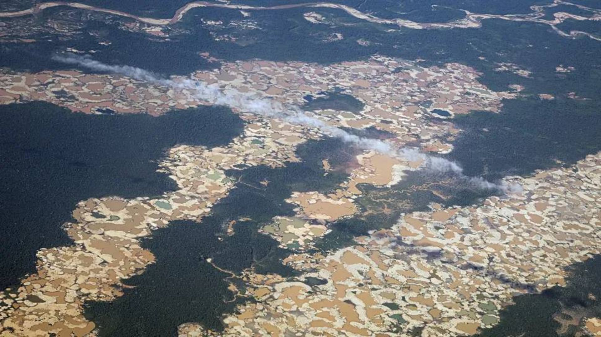 لایروبی برای استخراج طلا در پرو