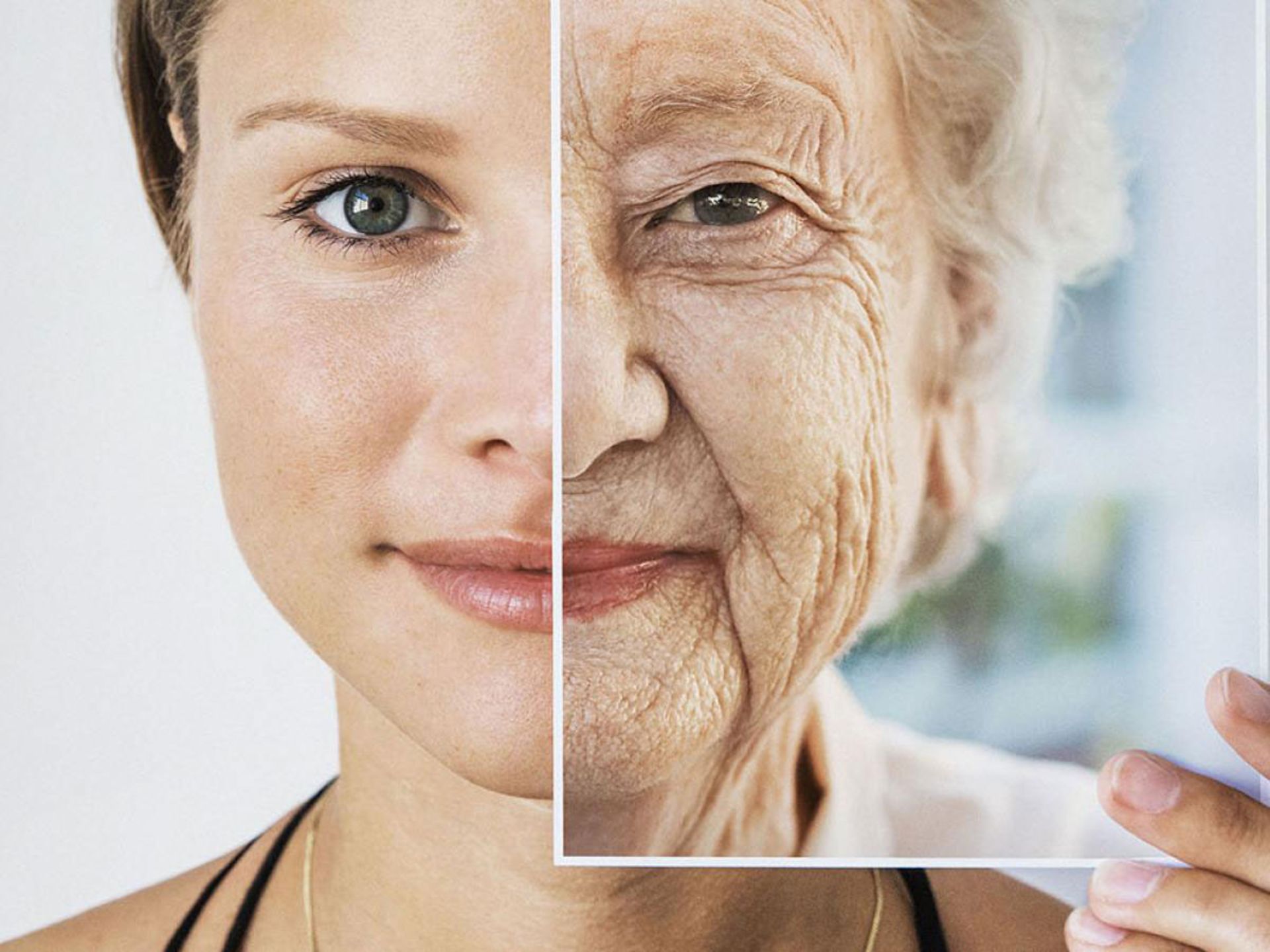 صورت زن جوان و زن مسن