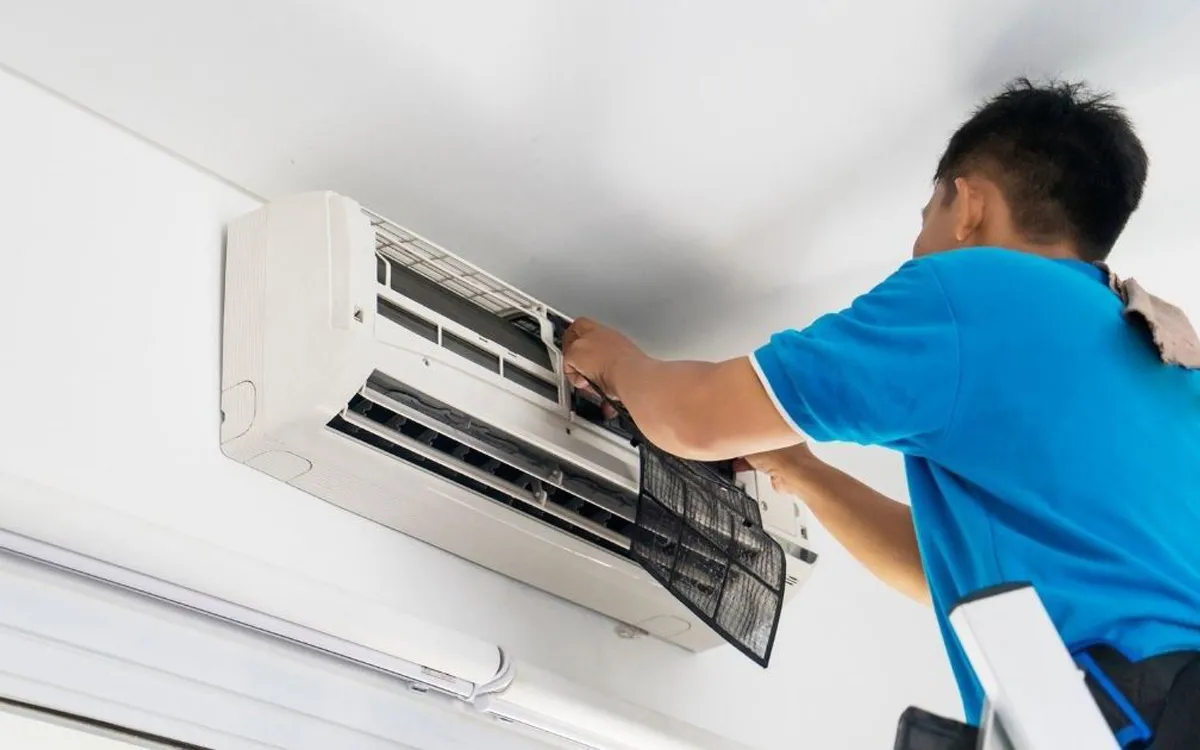 Removing the smell similar to car exhaust in the air conditioner
