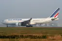 هواپیمای ایر فرانس (Air France) مدل ایرباس (Airbus) در حال حرکت روی باند فرودگاه