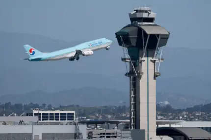 برج مراقبت و هواپیما