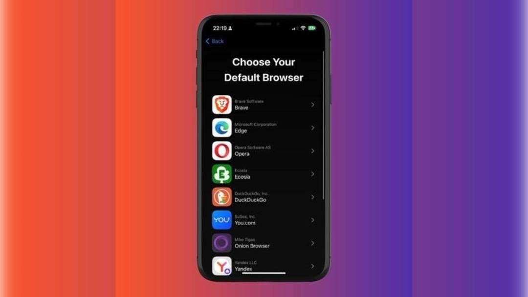 صفحه‌ی انتخاب مرورگر جایگزین در مرورگر سافاری بعد از آپدیت iOS 17.4