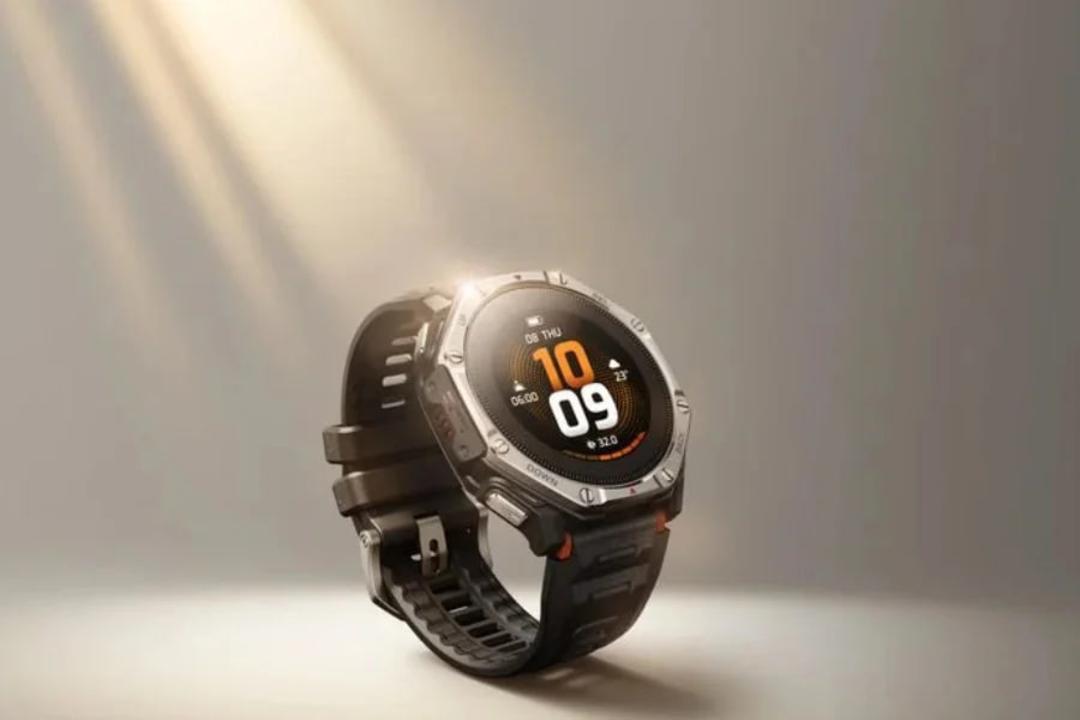 ساعت هوشمند Amazfit T-Rex Dual Solar با پنل خورشیدی و صفحه نمایش دیجیتال