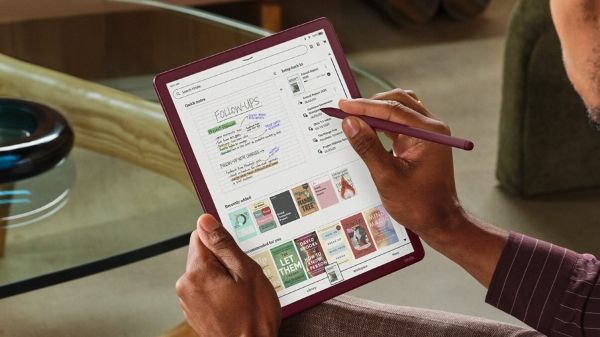 نمایشگر نسل جدید کتاب‌خوان Kindle Scribe آمازون همراه با قلم