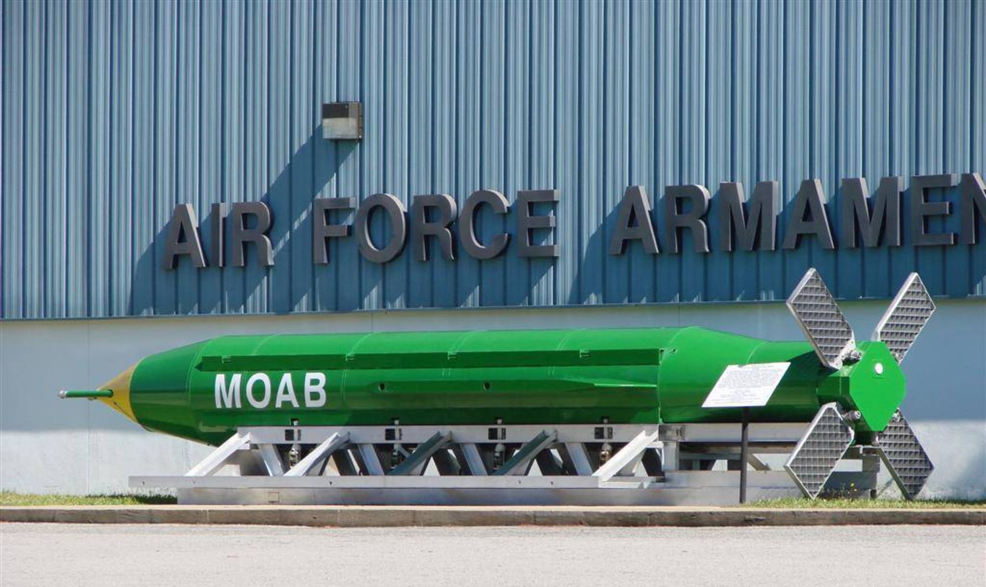 بمب MOAB آمریکا