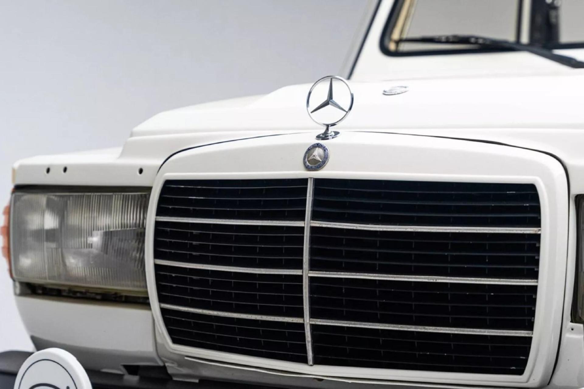 مرسدس بنز AMG 300 GD