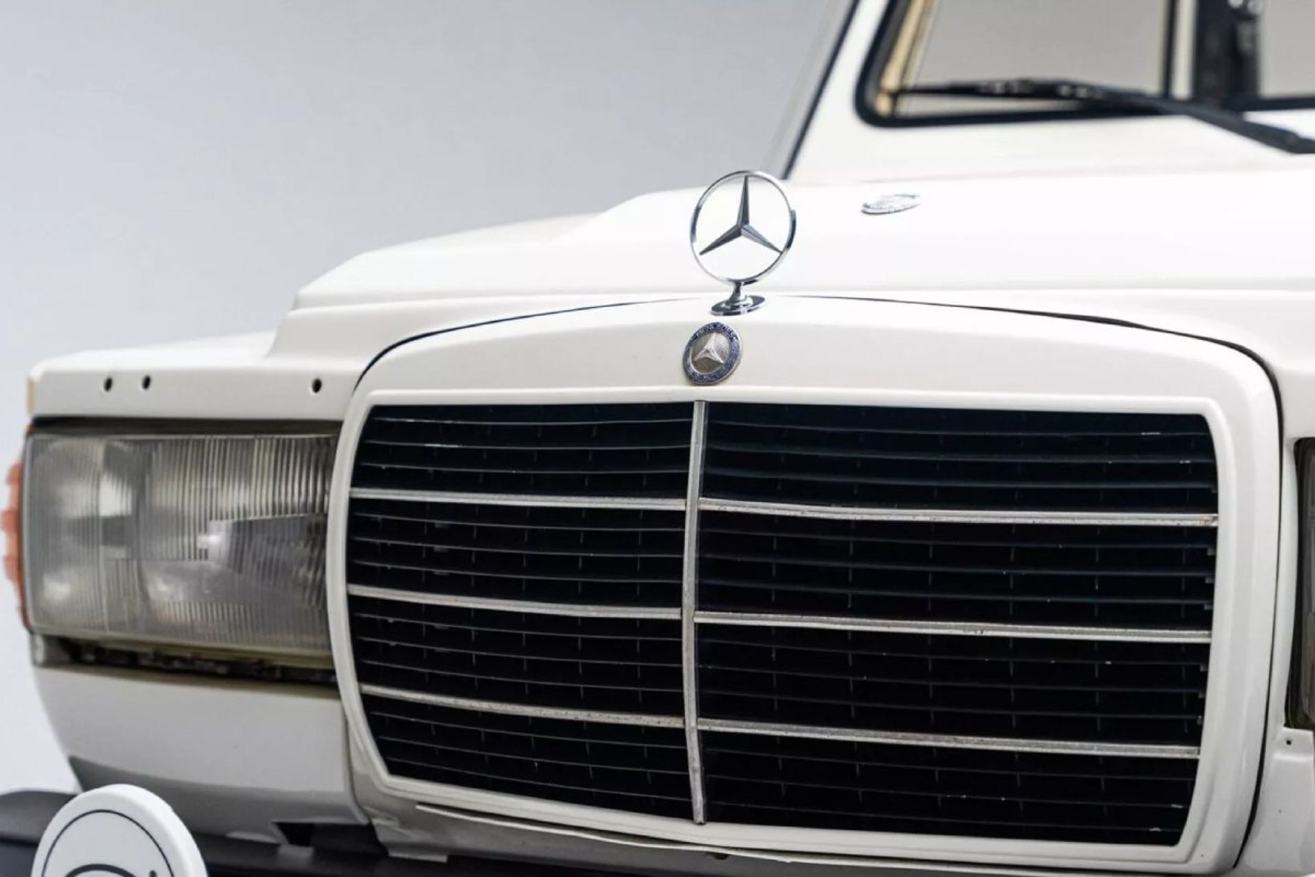 مرسدس بنز AMG 300 GD